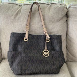 Michael Kors Jet Set Tote Brown